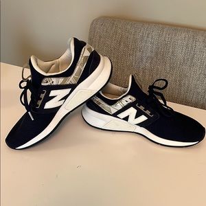 New Balance REVlite 247 Sneakers